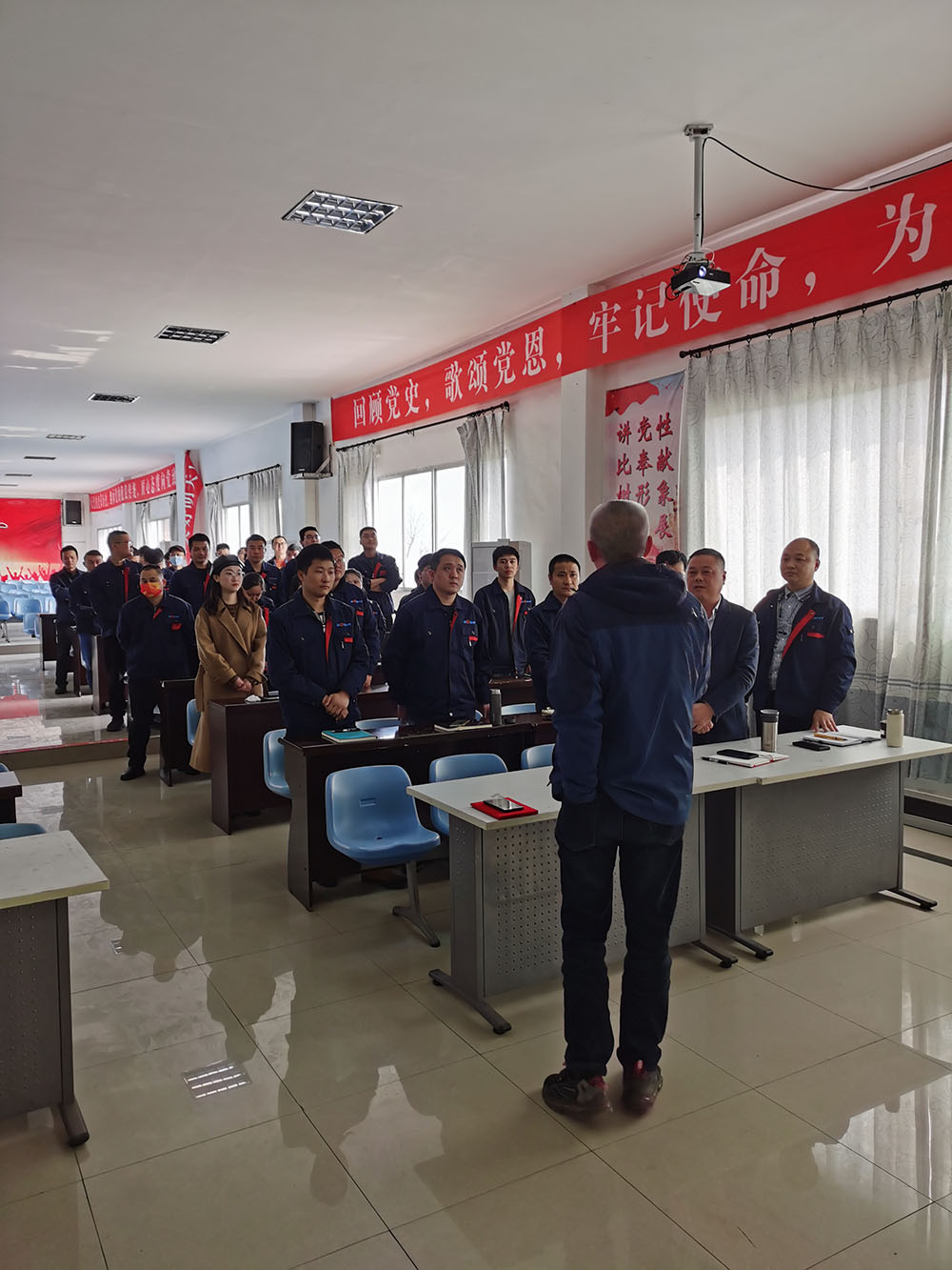 智能立体仓库.jpg